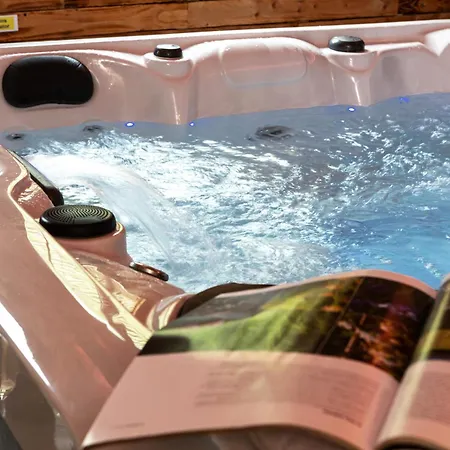 View From Within, Bowness - Dog Friendly With Hot Tub