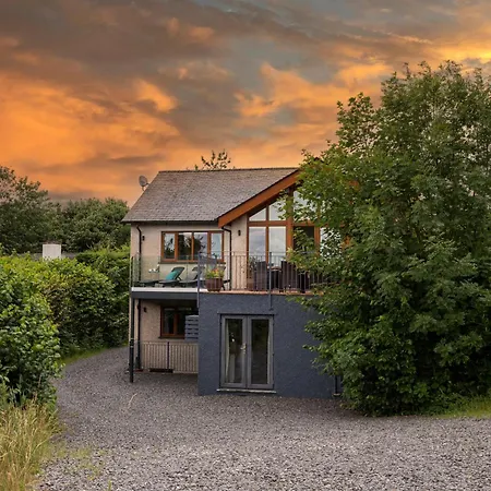 View From Within, Bowness - Dog Friendly With Hot Tub Windermere